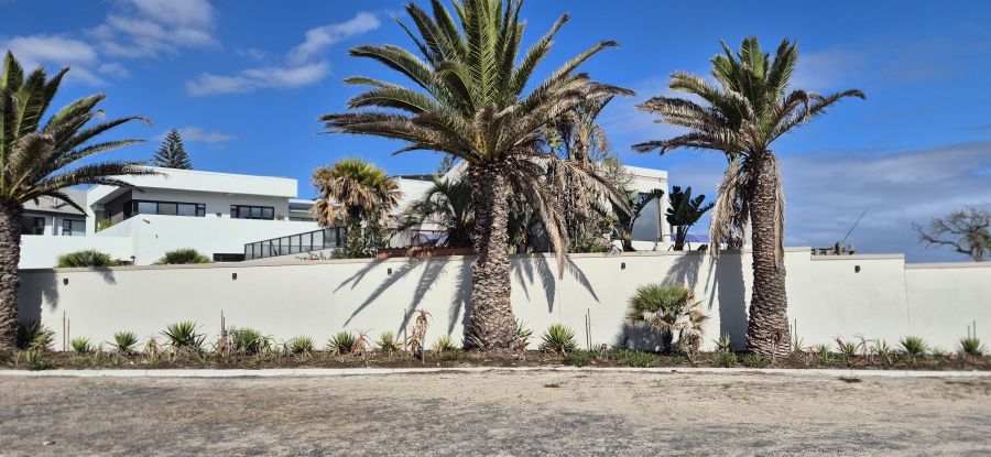4 Bedroom Property for Sale in Van Riebeeckstrand Western Cape